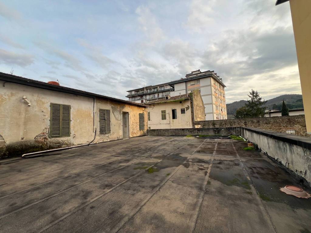 intera palazzina in vendita a Signa