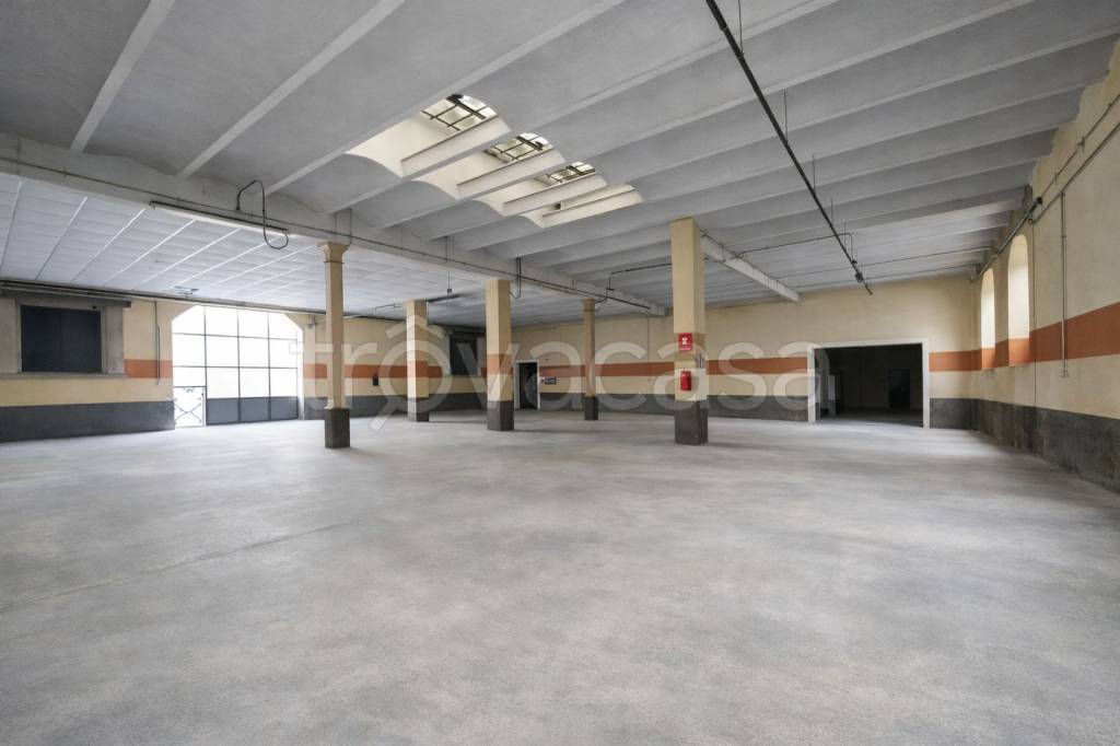 locale di sgombero in vendita a Signa