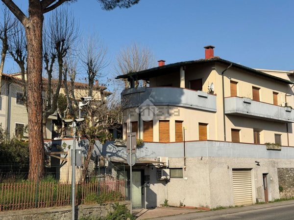 casa indipendente in vendita a Signa
