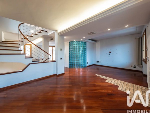 casa indipendente in vendita a Signa