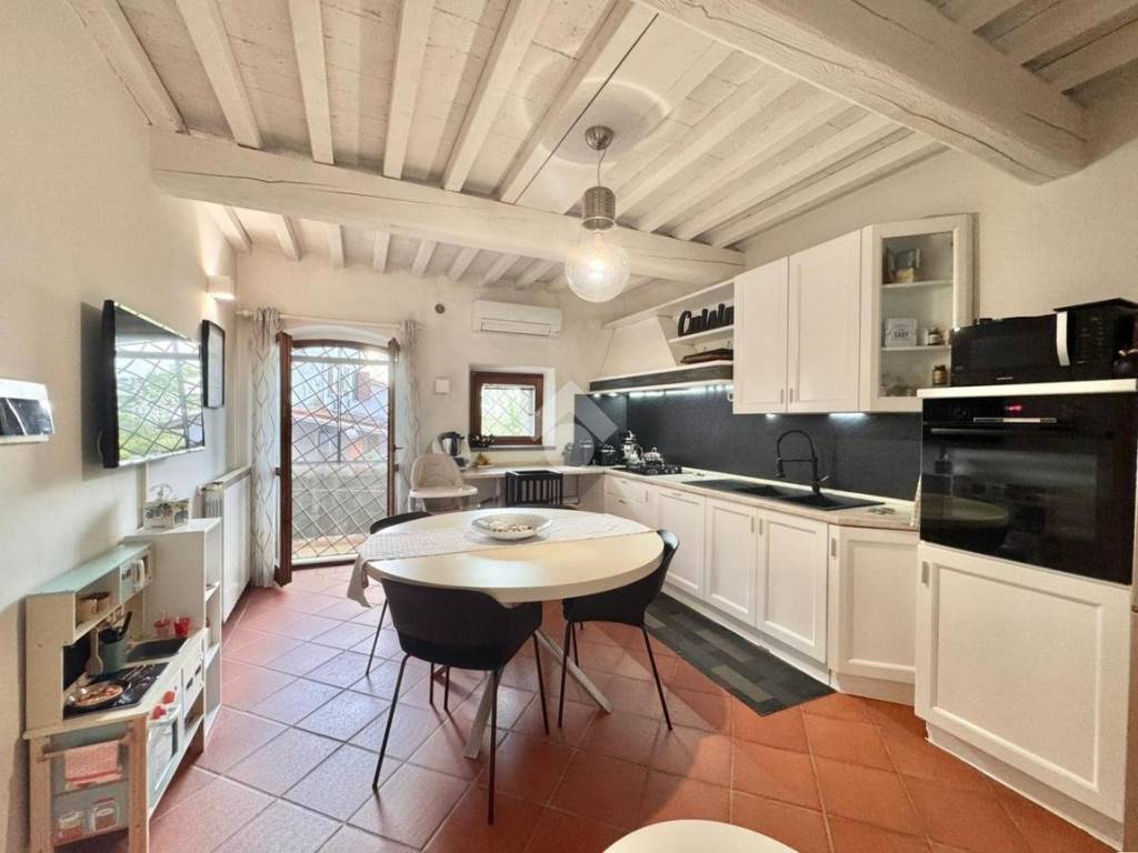 appartamento in vendita a Signa in zona Lecore