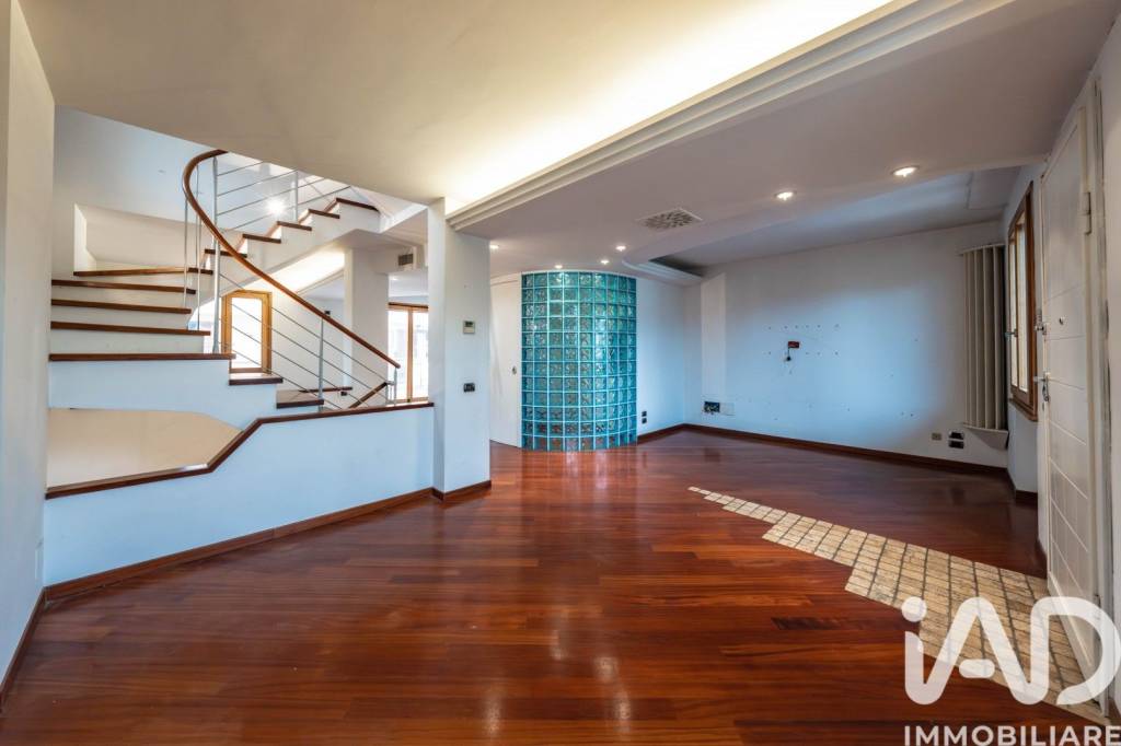 casa indipendente in vendita a Signa