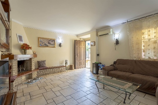 casa indipendente in vendita a Signa