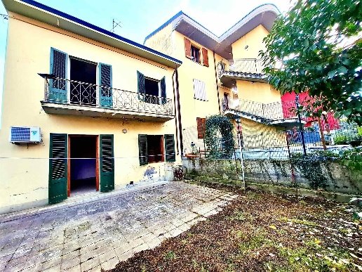 casa indipendente in vendita a Signa