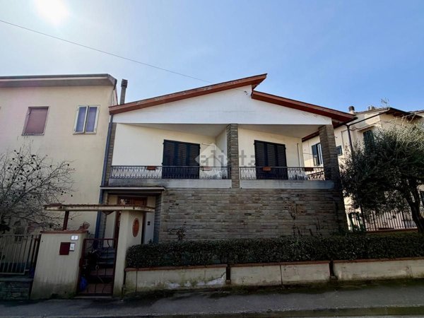 casa indipendente in vendita a Signa
