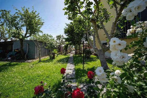 casa indipendente in vendita a Signa in zona Lecore