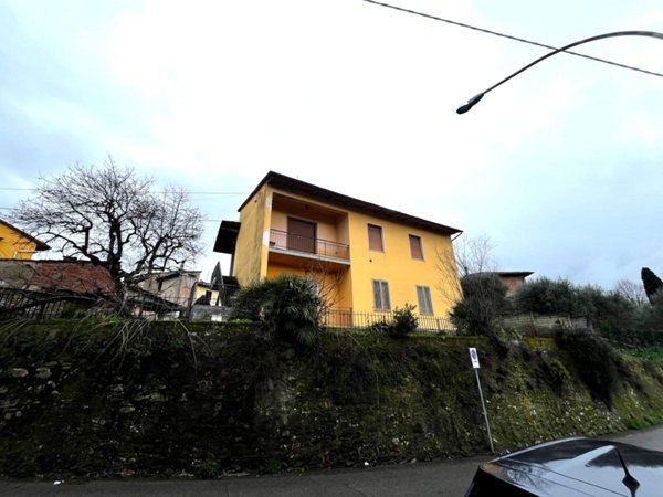casa indipendente in vendita a Signa