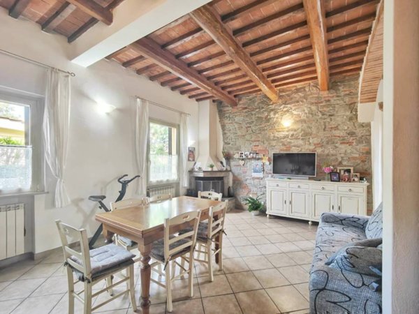 casa indipendente in vendita a Signa in zona Lecore