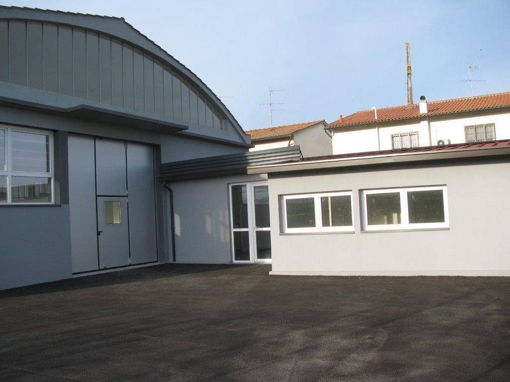 locale commerciale in vendita a Signa in zona Sant'Angelo a Lecore