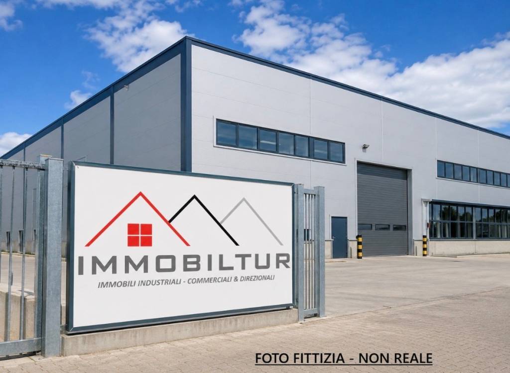 locale commerciale in vendita a Signa
