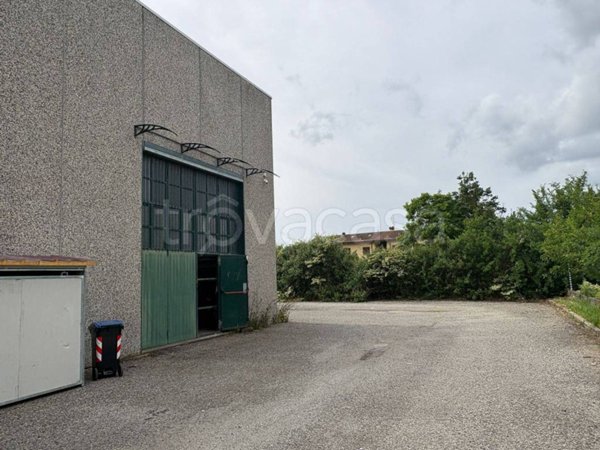 locale commerciale in vendita a Signa in zona Sant'Angelo a Lecore