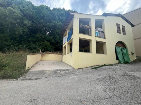intera palazzina in vendita a Signa
