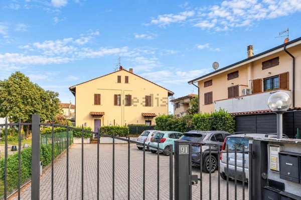 appartamento in vendita a Signa in zona San Mauro a Signa