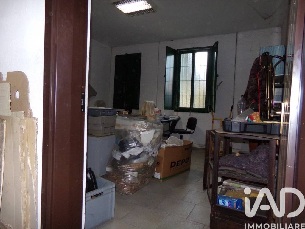 locale commerciale in vendita a Signa in zona Lecore