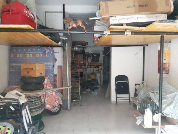 locale commerciale in vendita a Signa