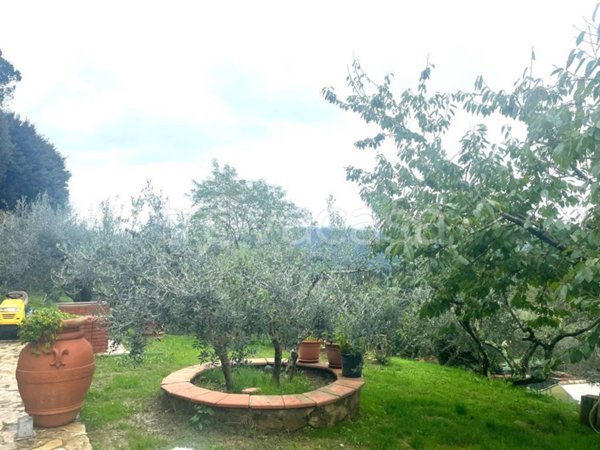 casa indipendente in vendita a Vaglia
