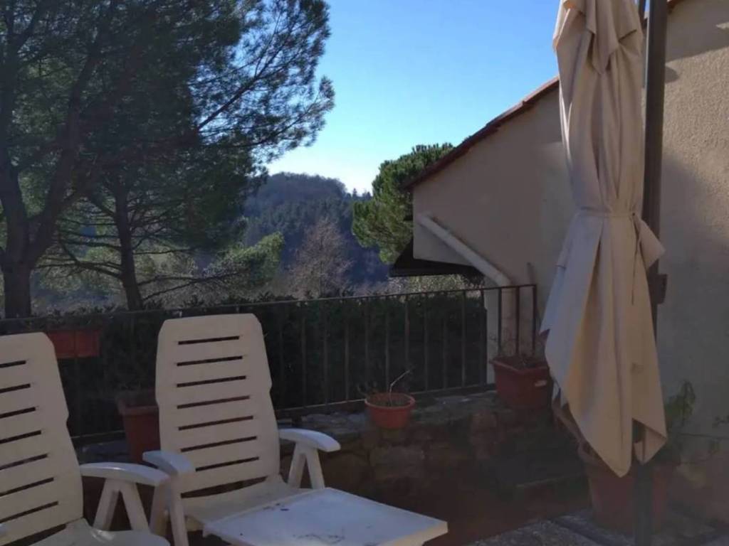 casa indipendente in vendita a Vaglia