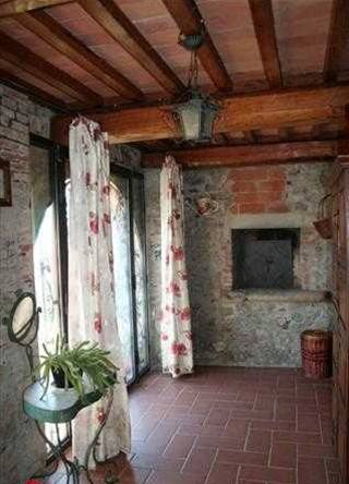 casa indipendente in vendita a Vaglia