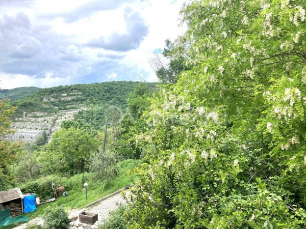 casa indipendente in vendita a Vaglia