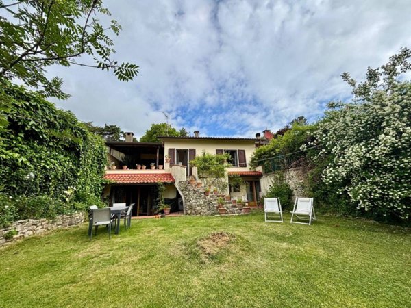 casa indipendente in vendita a Vaglia