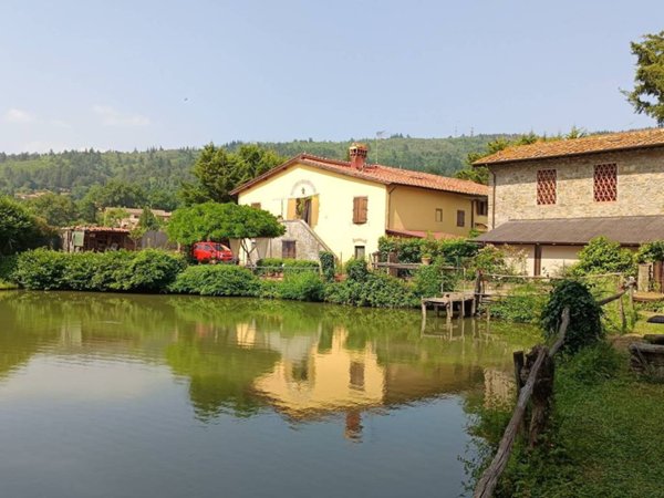 casa indipendente in vendita a Vaglia