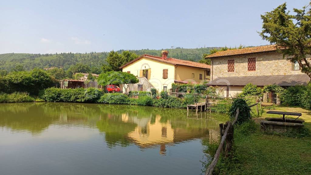 casa indipendente in vendita a Vaglia