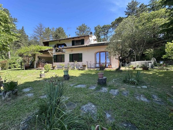 casa indipendente in vendita a Vaglia