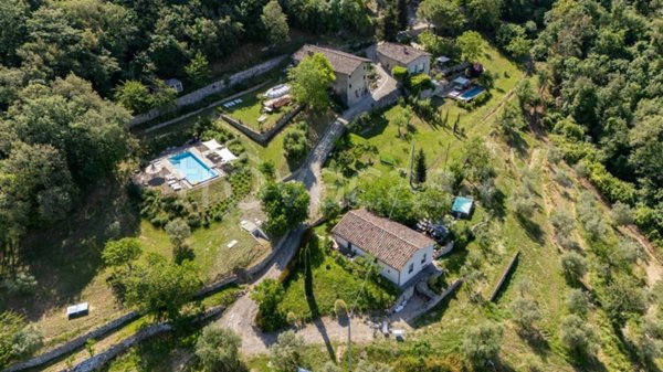 casa indipendente in vendita a Vaglia