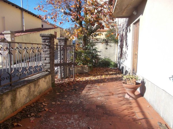 casa indipendente in vendita a Vaglia