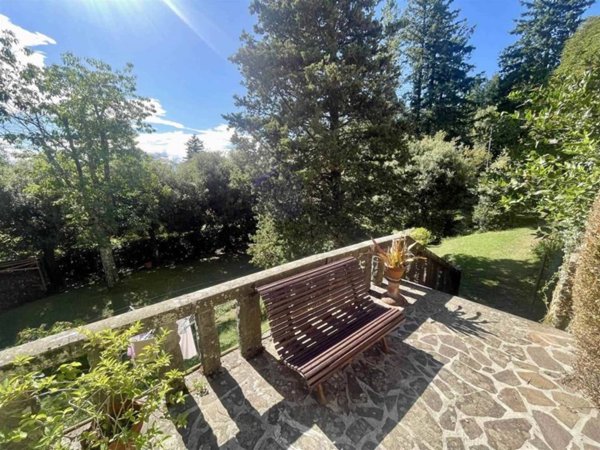 casa indipendente in vendita a Vaglia