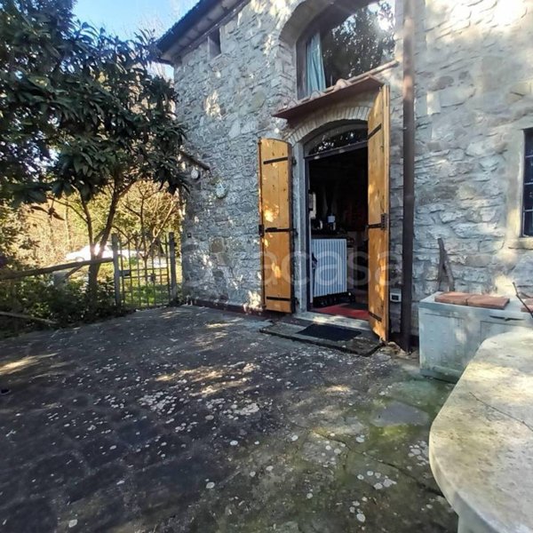 casa indipendente in vendita a Vaglia