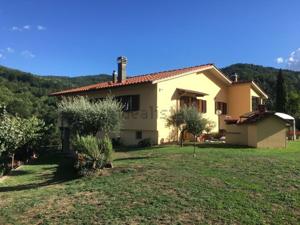 casa indipendente in vendita a Vaglia