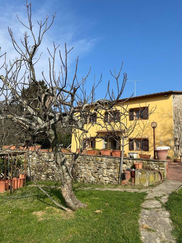 casa indipendente in vendita a Vaglia