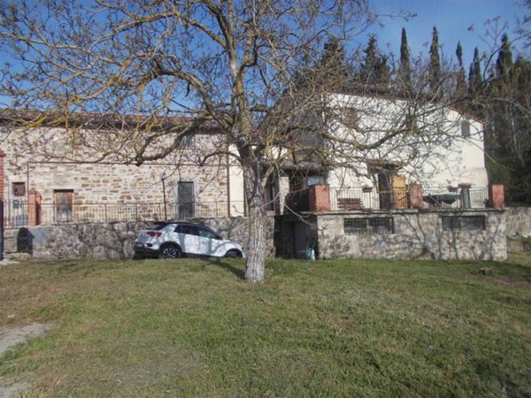 casa indipendente in vendita a Vaglia