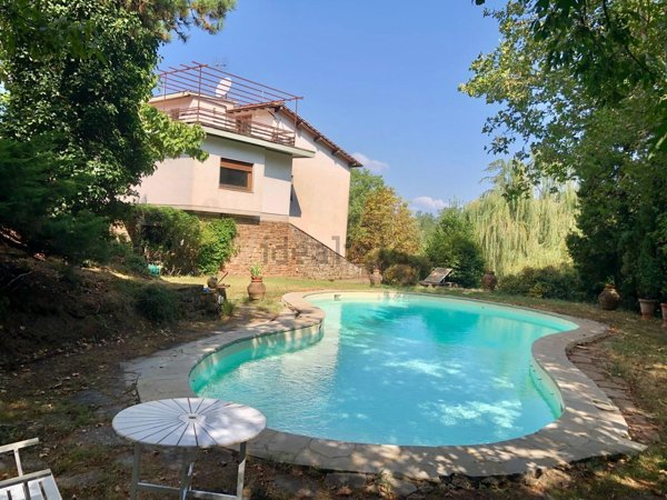 casa indipendente in vendita a Vaglia