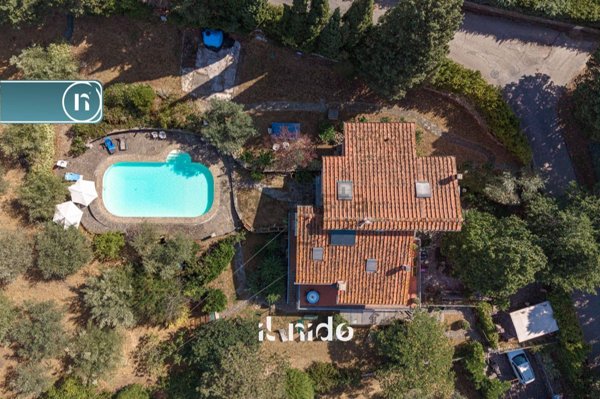 casa indipendente in vendita a Vaglia
