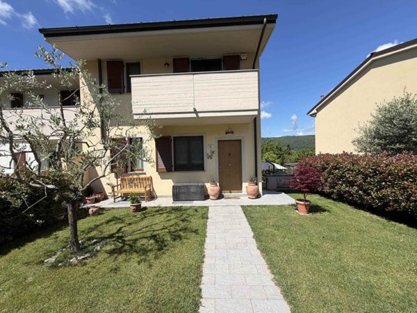 casa indipendente in vendita a Vaglia