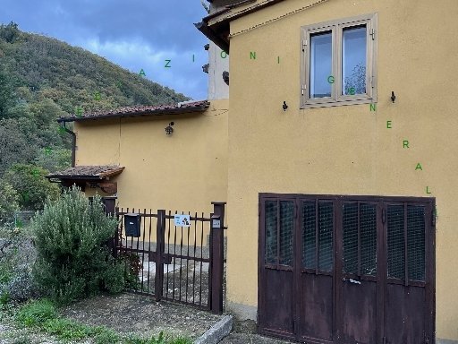 casa indipendente in vendita a Vicchio in zona Villore