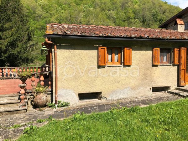 casa indipendente in vendita a Vicchio in zona Villore