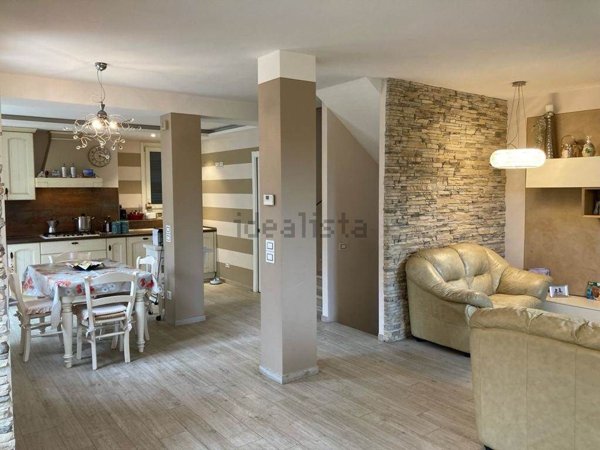 casa semindipendente in vendita a Vicchio