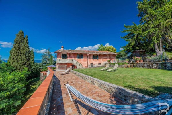 casa indipendente in vendita a Vicchio