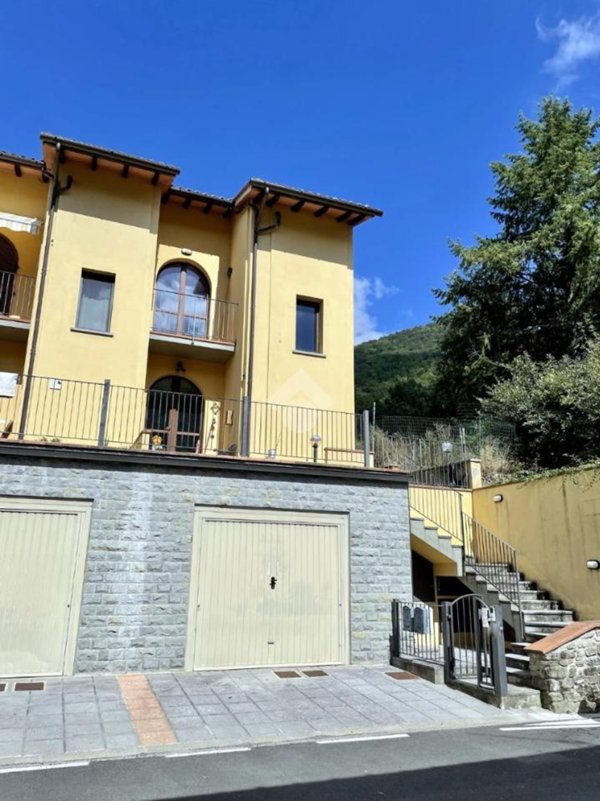 casa indipendente in vendita a Vicchio in zona Gattaia