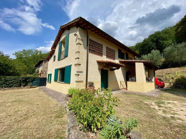 casa indipendente in vendita a Vicchio in zona Ampiniana