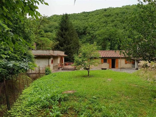 casa indipendente in vendita a Vicchio in zona Villore