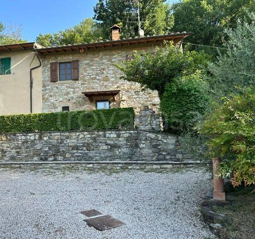 casa indipendente in vendita a Vicchio