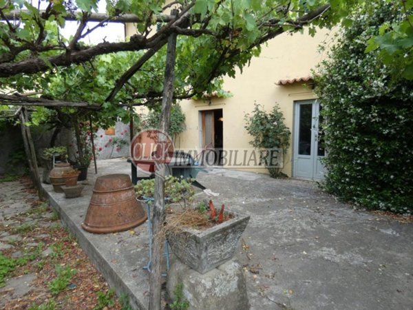 casa indipendente in vendita a Vicchio