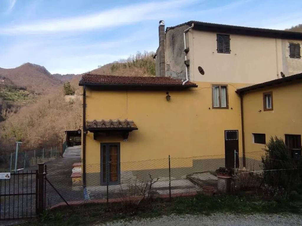 casa indipendente in vendita a Vicchio in zona Villore