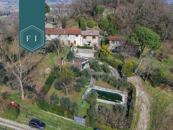 casa indipendente in vendita a Vicchio