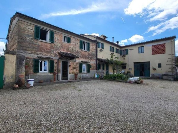 locale di sgombero in vendita a Vicchio