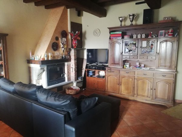 casa indipendente in vendita a Vicchio